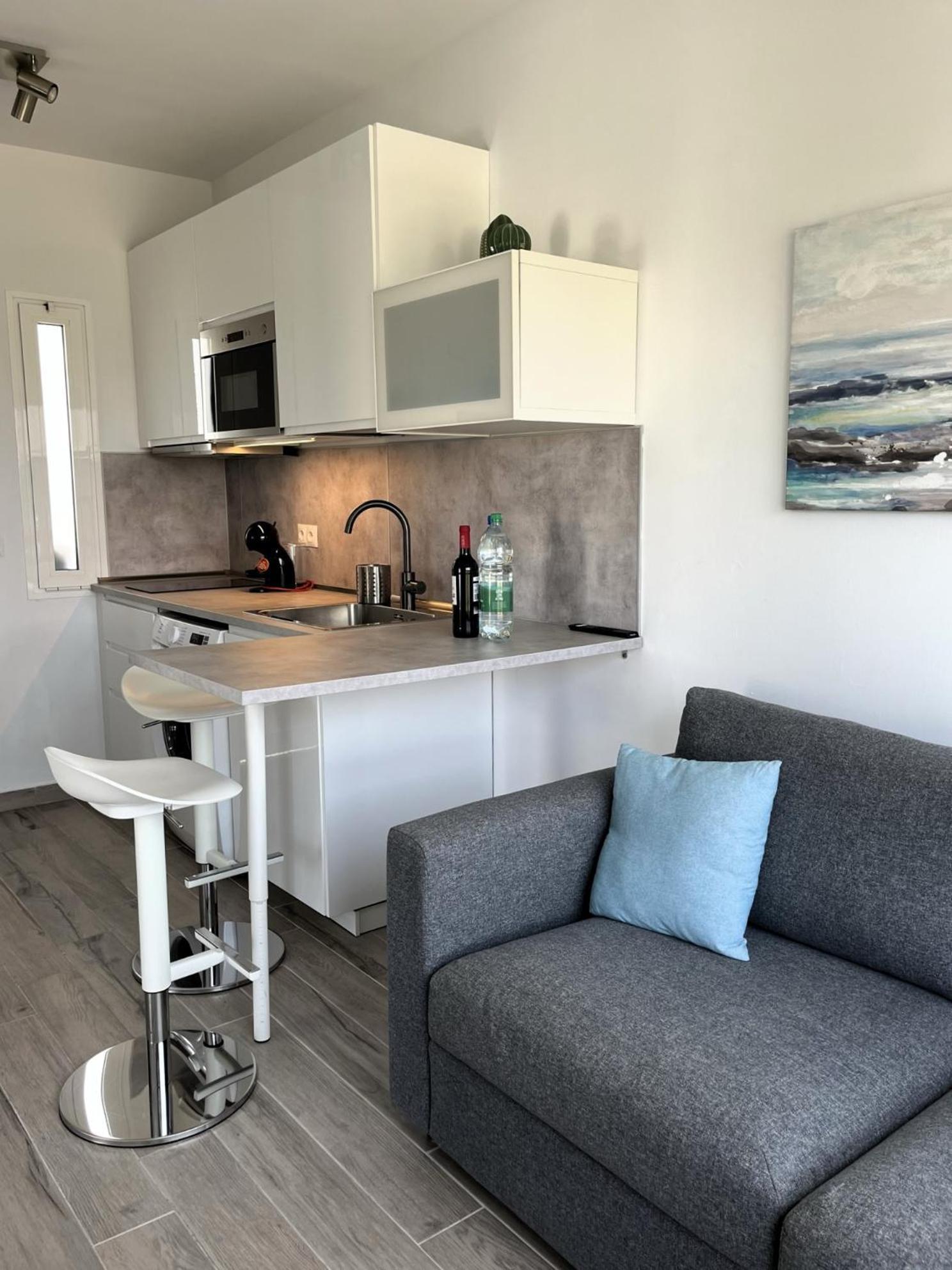 Miramar Apartment *